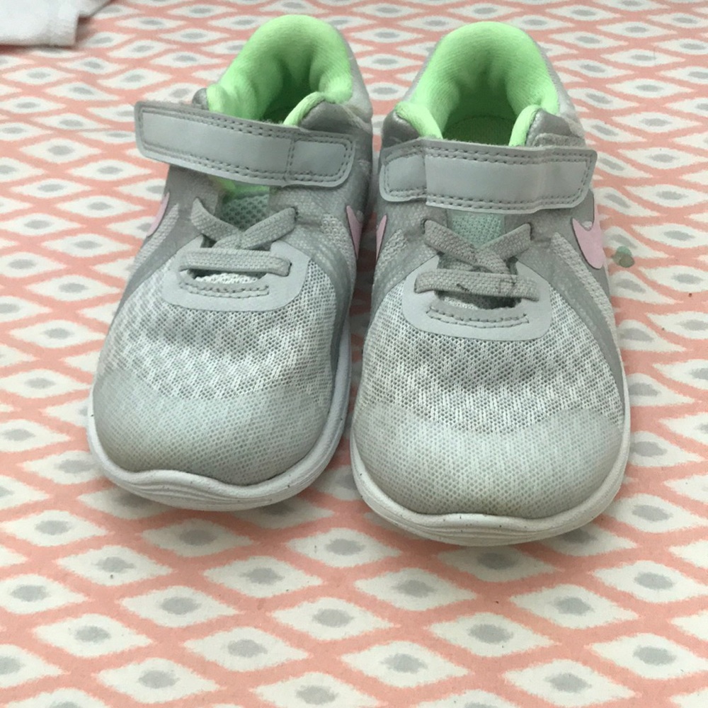 Nike sneakers toddler girl